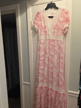 Pink & White Floral Maxi Dress with Lace Trim